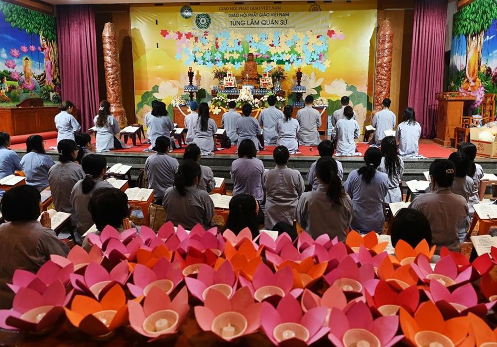 Hà Nội: CLB Thanh thiếu niên Phật tử chùa Quán Sứ kính mừng khánh đản Đức Phật A-Di-Đà