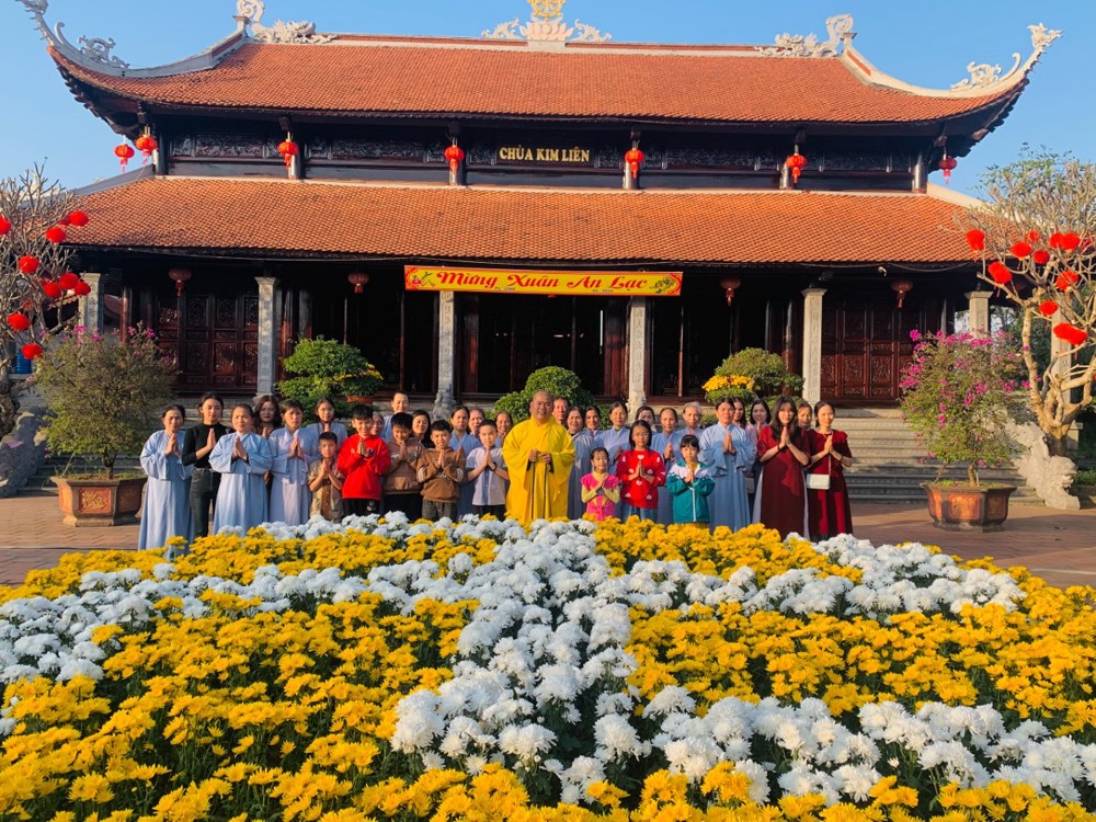 Thanh Hóa: Thầy trò chùa Đống Cao hành hương du xuân 2024 đến các chùa trong tỉnh