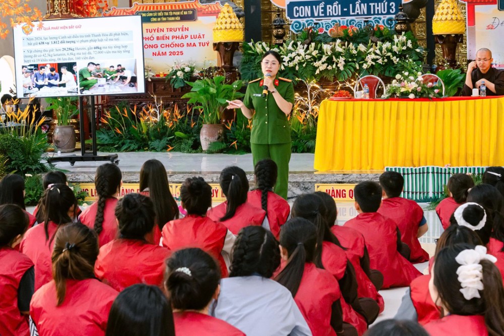 Thanh Hóa: Phòng Cảnh sát ma túy công an tỉnh phổ biến kiến thức pháp luật tại khóa tu “Phật ơi, con về rồi” lần thứ 3