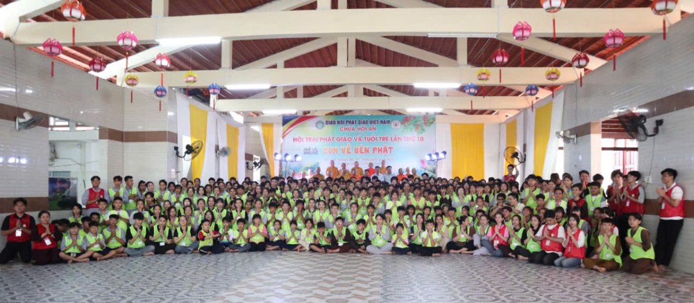 Vĩnh Long: Gần 400 bạn trẻ hân hoan tham dự lễ khai mạc Hội trại Phật giáo & Tuổi trẻ lần thứ X tại chùa Hội An 