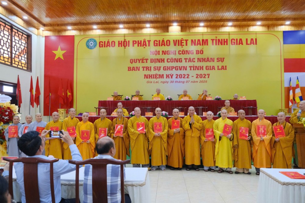 Hội nghị công bố Quyết định công tác nhân sự Ban Trị sự GHPGVN tỉnh Gia Lai nhiệm kỳ 2022-2027