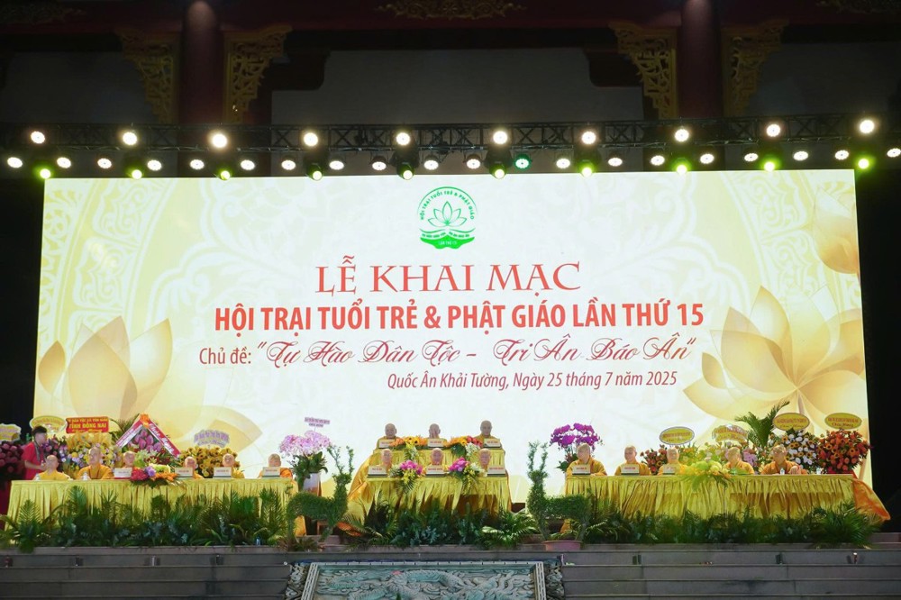Trọng thể Khai mạc Hội trại Tuổi trẻ và Phật giáo lần thứ 15 với chủ đề “Tự hào Dân tộc – Tri ân Báo Ân”
