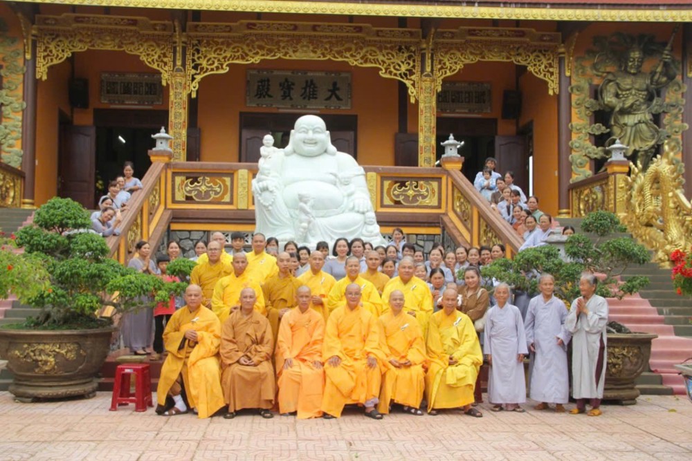Đắk Lắk: Chùa Linh Thứu trang nghiêm tổ chức lễ thọ bát theo truyền thống trong mùa an cư