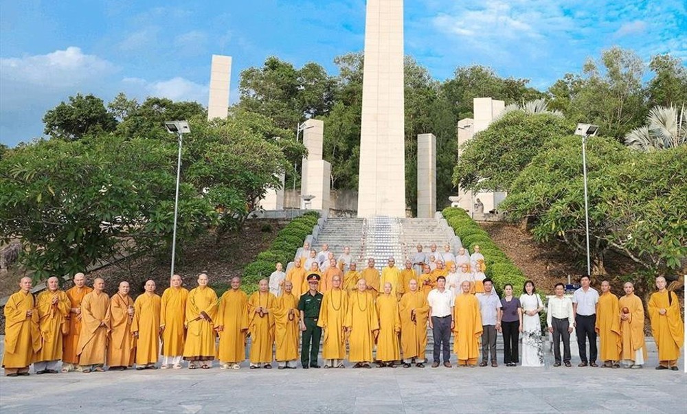 Tây Ninh: Lễ tưởng niệm an táng 172 hài cốt liệt sĩ quân tình nguyện và chuyên gia Việt Nam hy sinh ở Campuchia