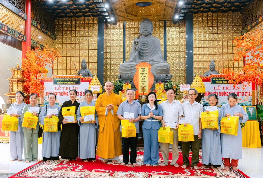 Thanh Hóa: Chùa Thanh Hà trao tặng quà tri ân nhan ngày 27/7