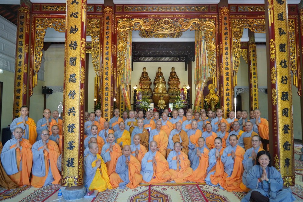 Thành Phố Huế: Phân Ban Ni Giới Trung ương thăm chư Ni an cư tại trường hạ Ni viện Diệu Đức