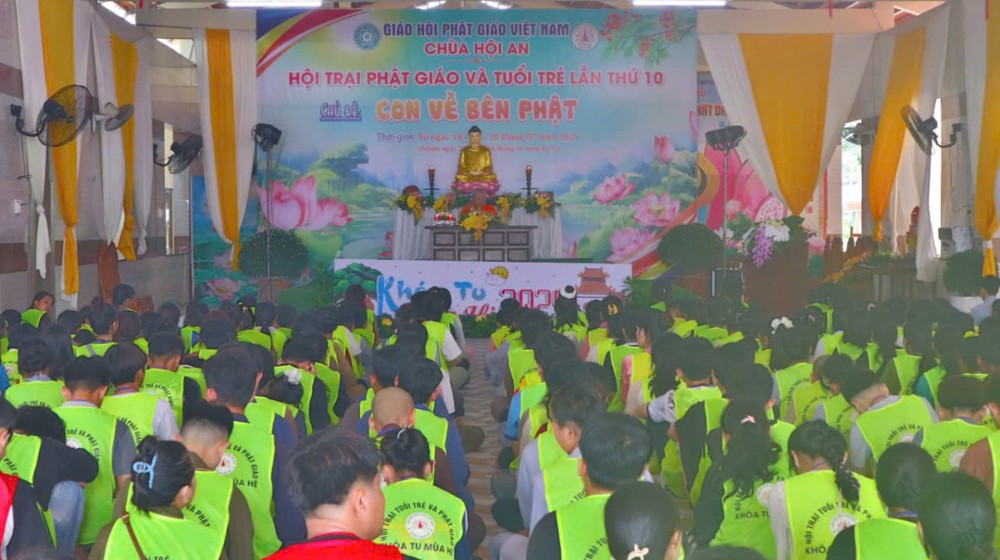 Vĩnh  Long: Chuỗi hoạt động sôi nổi thắp sáng tâm hồn tuổi trẻ trong ngày thứ hai của Hội trại Con Về Bên Phật 2025 