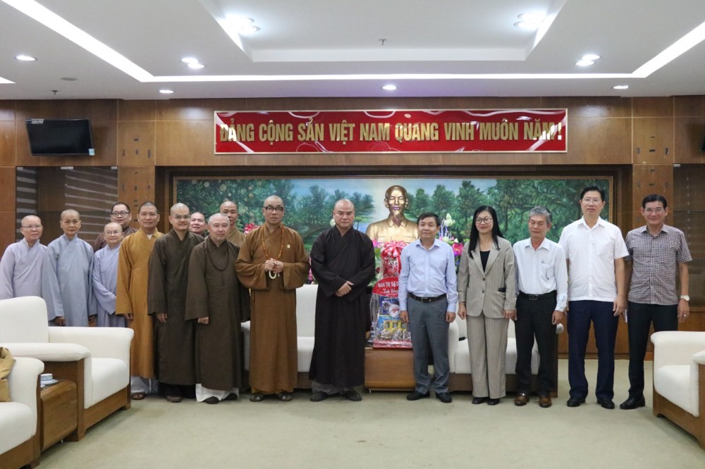 Đồng Tháp: Ban Trị sự GHPGVN tỉnh thăm và chúc mừng lãnh đạo tỉnh sau sáp nhập