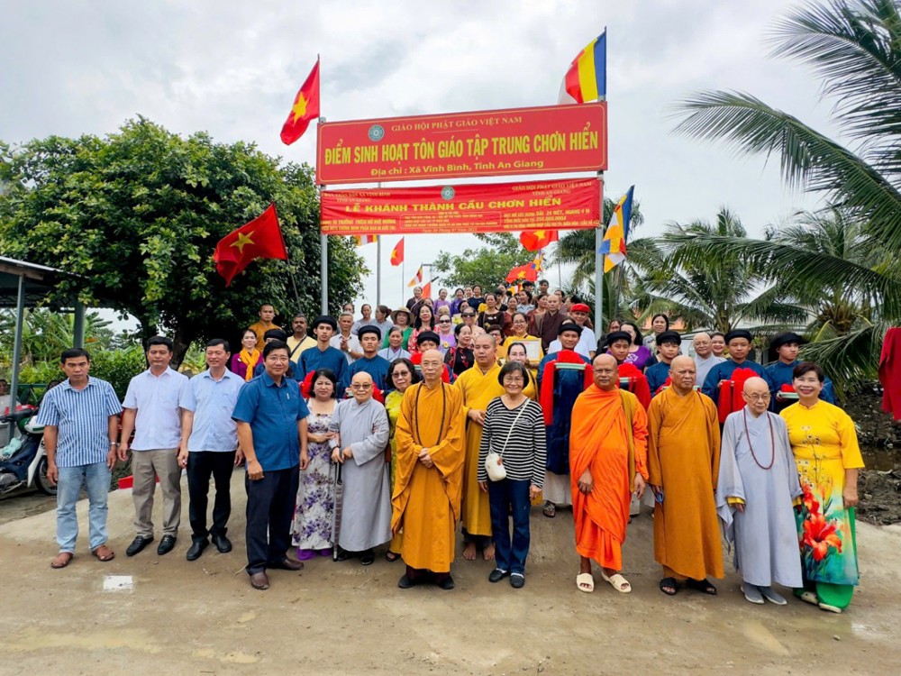An Giang: Khánh thành cầu Chơn Hiển, trao nhà tình thương và 50 suất học bổng