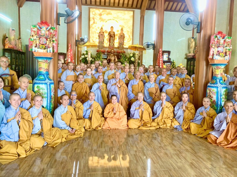 Quảng Trị: Ni giới Phật giáo tỉnh cung đón phái đoàn Phân ban Ni giới TƯ thăm và cúng dường trú xứ an cư chùa Long Hưng