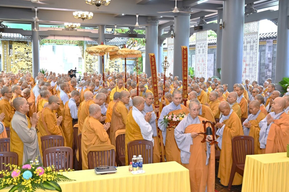 TP.HCM: Chư hành giả Ni thuộc 12 trường hạ tham gia khóa Luật học tại chùa Vạn Phước (P.Vũng Tàu)