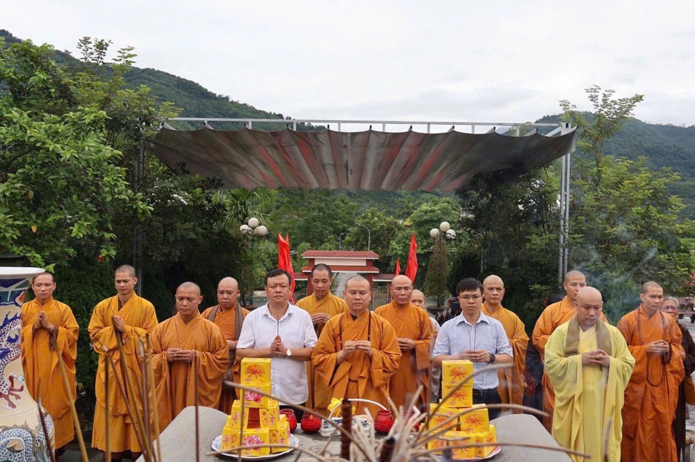 Tuyên Quang: Tăng Ni Chùa Thiên Ân Linh Thiêng Tri Ân Tưởng Nhớ Các Anh Hùng Liệt Sĩ