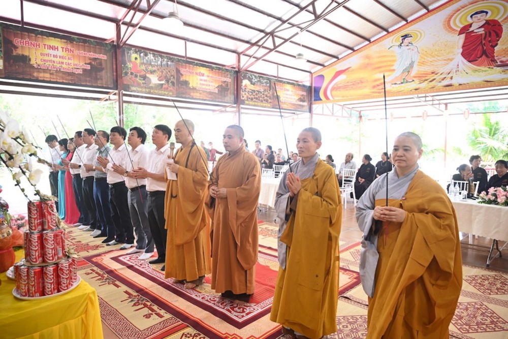 Hải Phòng: Phật giáo phường Hưng Đạo, phường Dương Kinh cầu siêu, tưởng niệm anh linh các anh hùng liệt sĩ tại chùa Quảng Luận và chùa Hải Châu