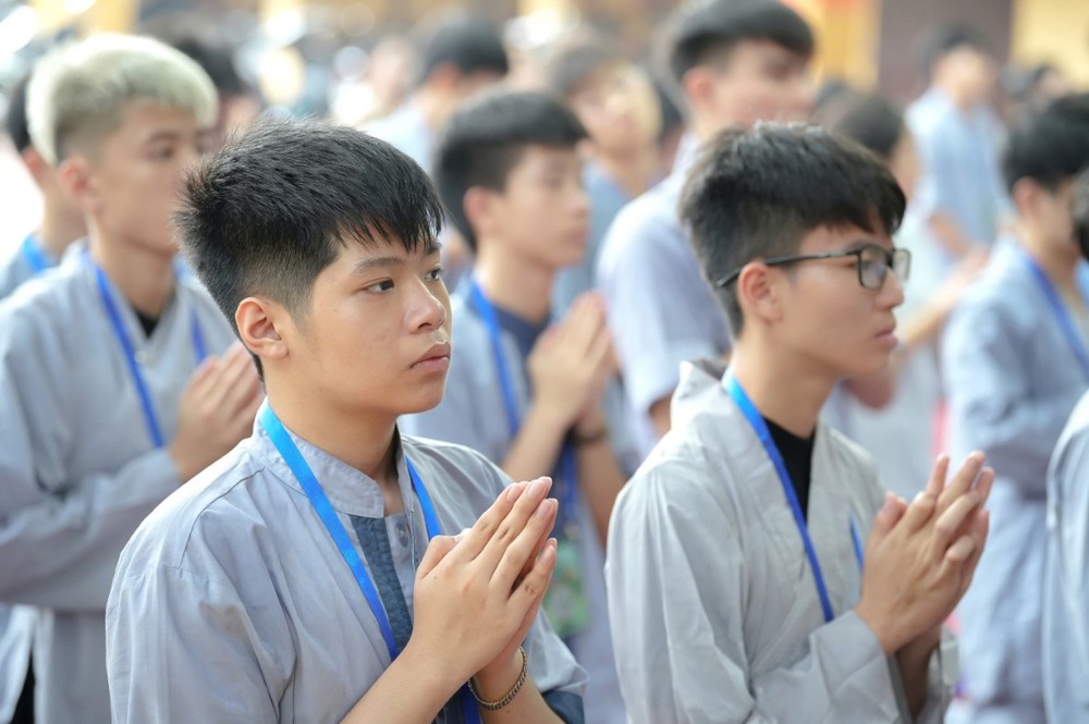 A group of young men praying

AI-generated content may be incorrect.