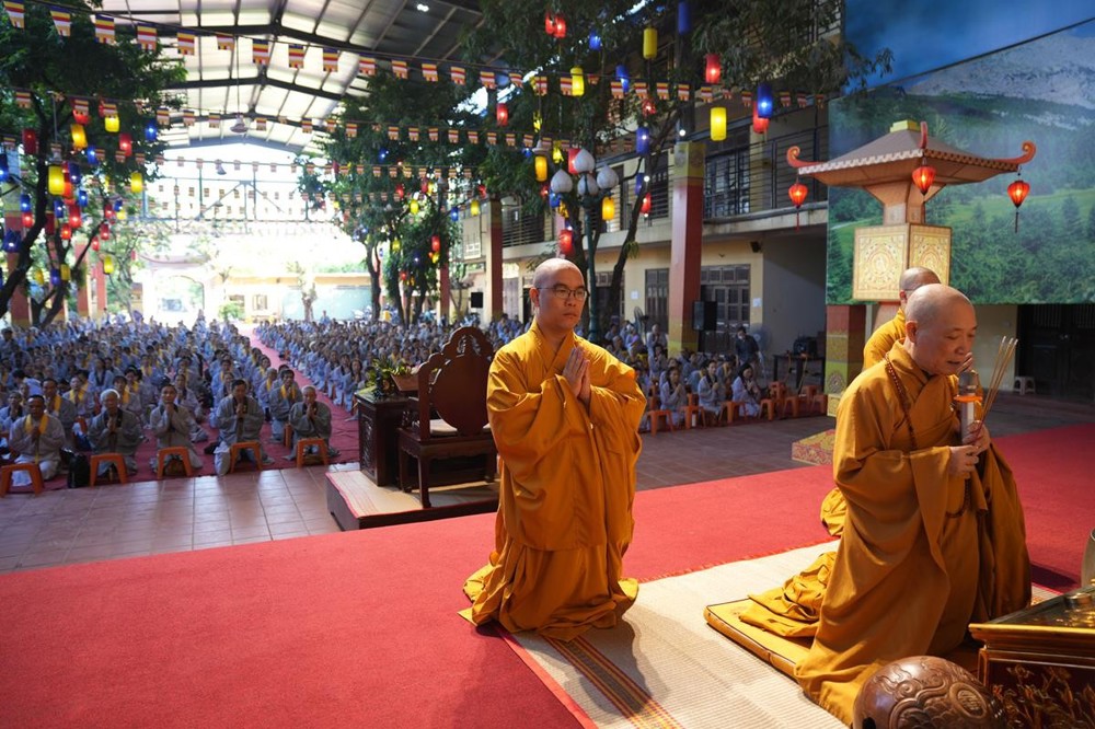 Ngày tu an lạc tháng 6 nhuận năm Ất Tỵ tại chùa Bằng