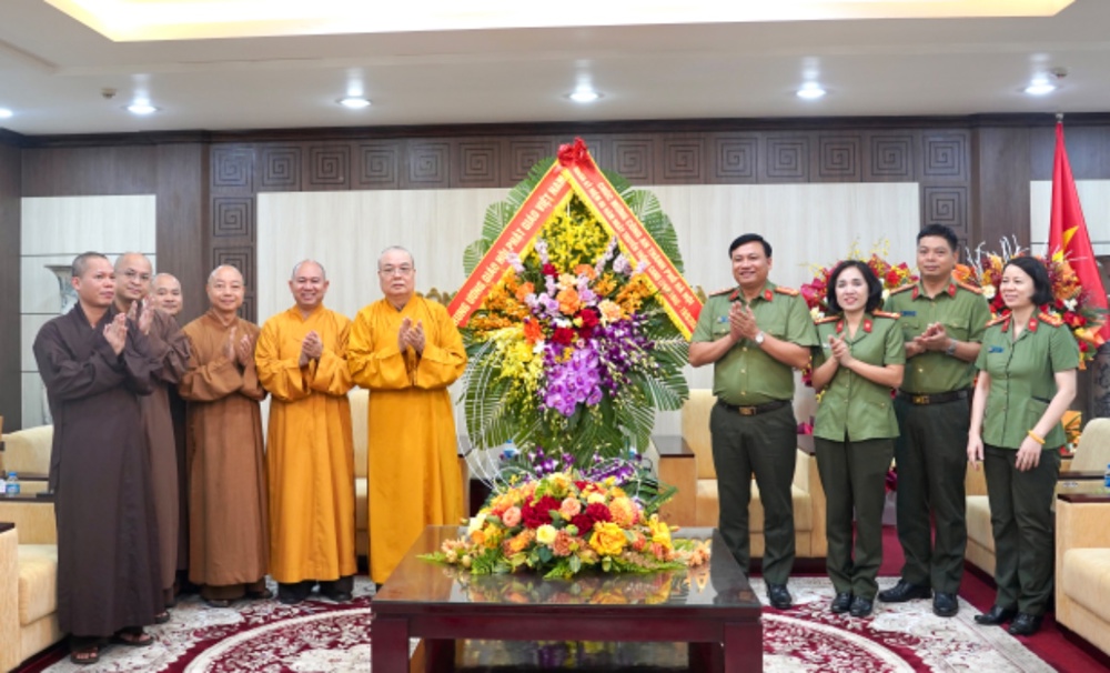 Hà Nội: Lãnh đạo GHPGVN chúc mừng Công an TP Hà Nội 80 năm Ngày truyền thống Lực lượng CAND