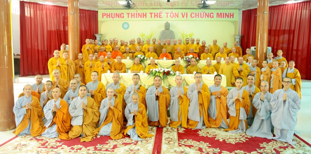 Cần Thơ: Ban Thường trực BTS Phật giáo thành phố thăm và cúng dường trường hạ thiền viện Trúc Lâm Phương Nam