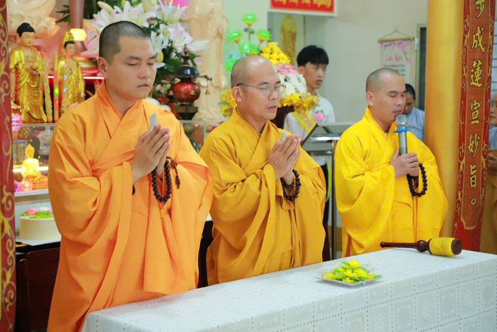 Tây Ninh: Trang nghiêm lễ Vu lan – Báo hiếu và dâng pháp Y tại tịnh thất Hương Lâm