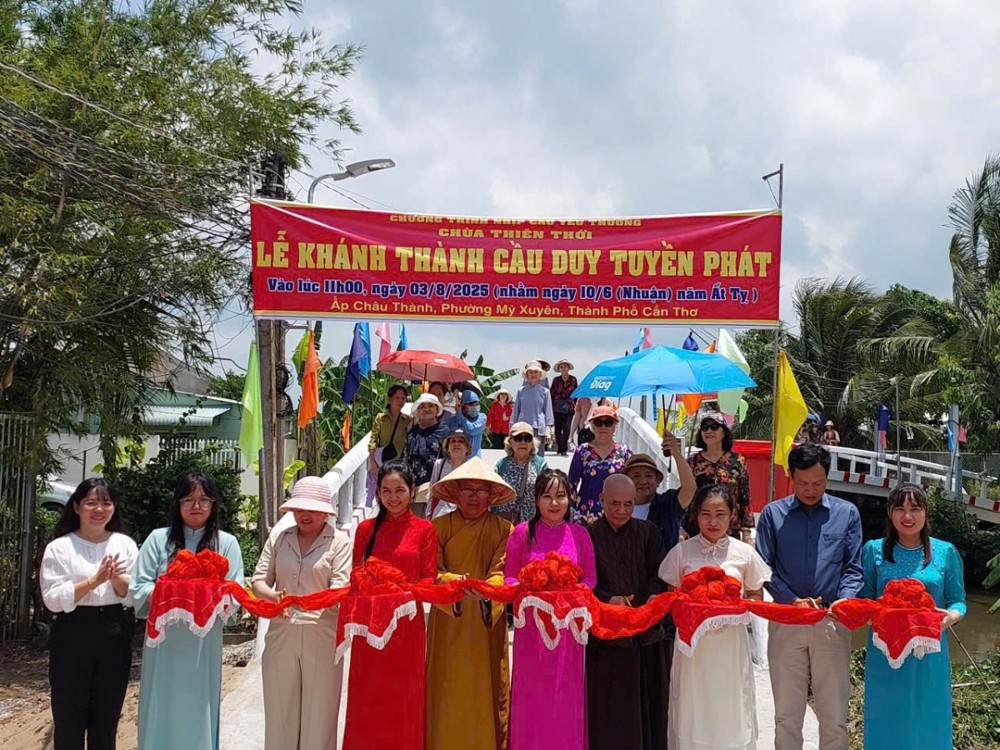 TP.Cần Thơ: Chùa Thiên Thới tiếp tục khánh thành 02 cầu bê tông nông thôn 