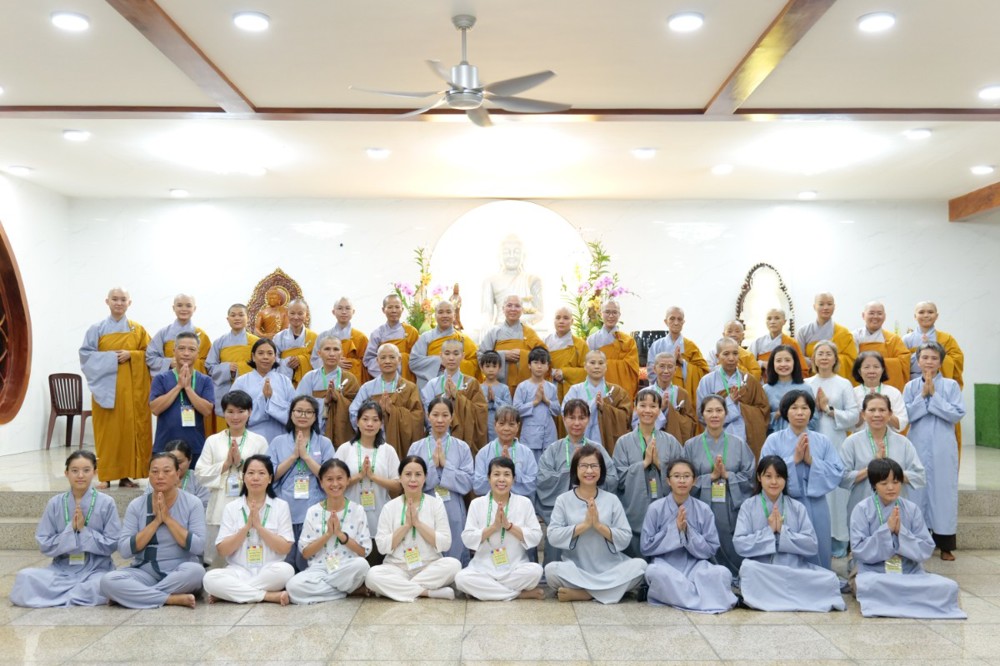 TP.HCM: Gần 100 hành giả tham dự Khóa thiền Tứ Niệm Xứ & Xuất gia gieo duyên lần 7 tại Tu viện Long Hưng