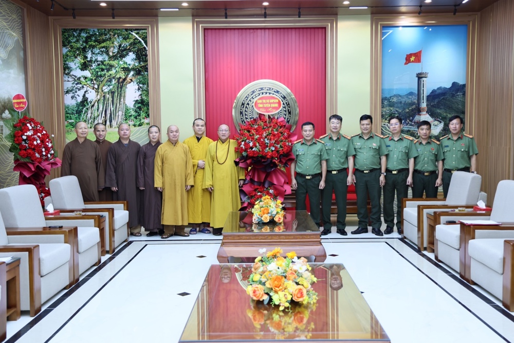 Tuyên Quang: BTS GHPGVN Tỉnh chúc mừng Công an Tỉnh nhân ngày truyền thống CAND