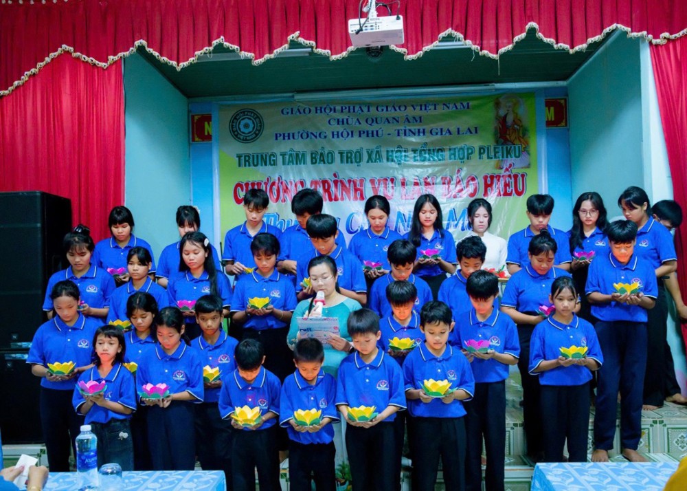 PSO - Gia Lai Chùa Quan Âm tổ chức Lễ Vu Lan tại trung tâm bảo trợ tây tỉnh Gia Lai.