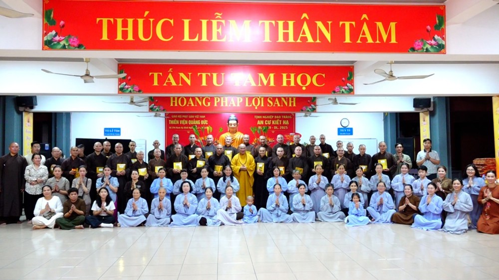 Đêm Thiền Trà Niệm Ân Tam Bảo và Phụ Mẫu của Hành Giả An Cư tại Thiền viện Quảng Đức