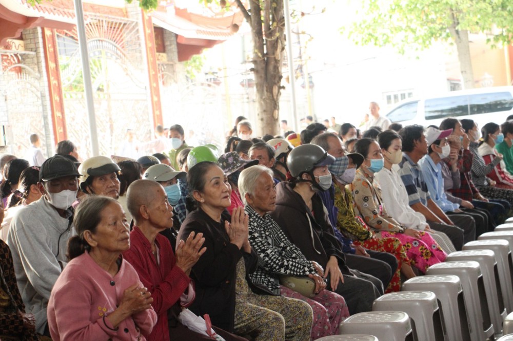 Đồng Tháp: Chùa Hưng Thiền tổ chức "Phiên chợ Vu lan 0 đồng" trao tặng 1.000 phần quà đến người khó khăn