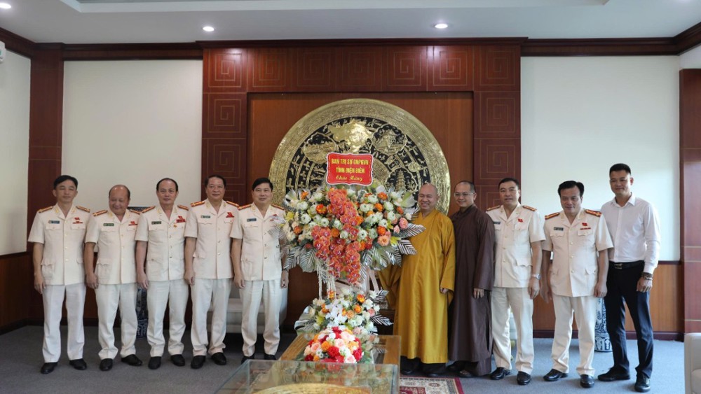 Điện Biên: Ban Trị sự Phật giáo tỉnh chúc mừng Công an tỉnh nhân kỷ niệm 80 năm Ngày truyền thống CAND