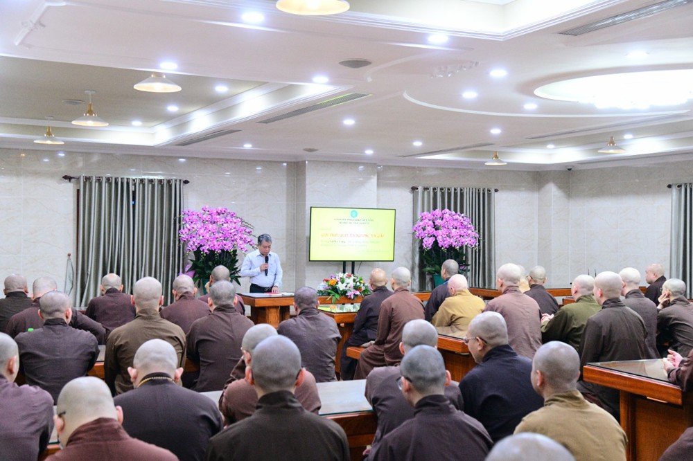 TP.HCM: Giới thiệu Luật tín ngưỡng, tôn giáo tại Trường hạ Tổ đình Vĩnh Nghiêm