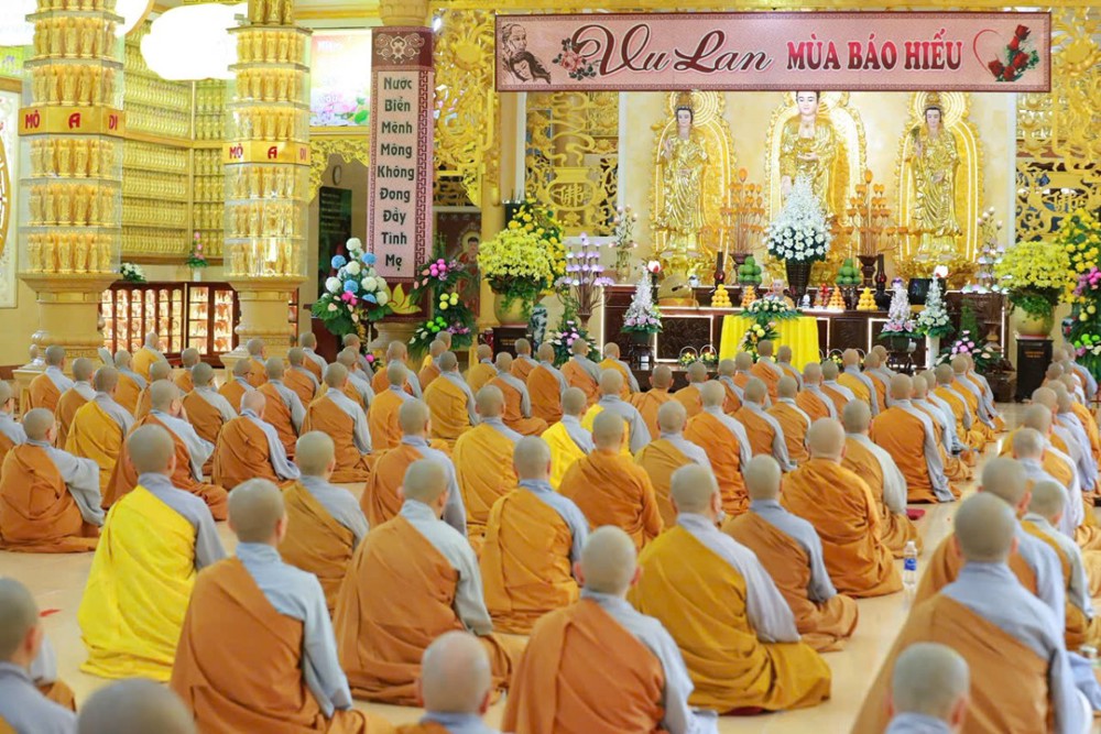Đồng Nai: Trường hạ Ni chùa Long Vân lắng nghe pháp thoại về chủ đề “Chữa lành - khát vọng thời hiện đại”