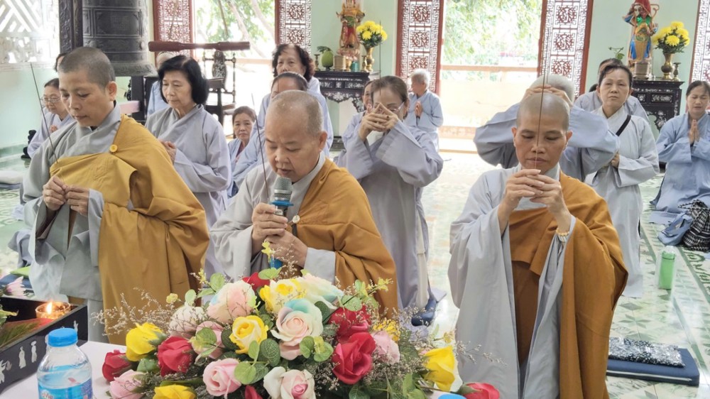 Cần Thơ: Khóa tu Bát Quan trai chùa Bảo An phường Ninh Kiều