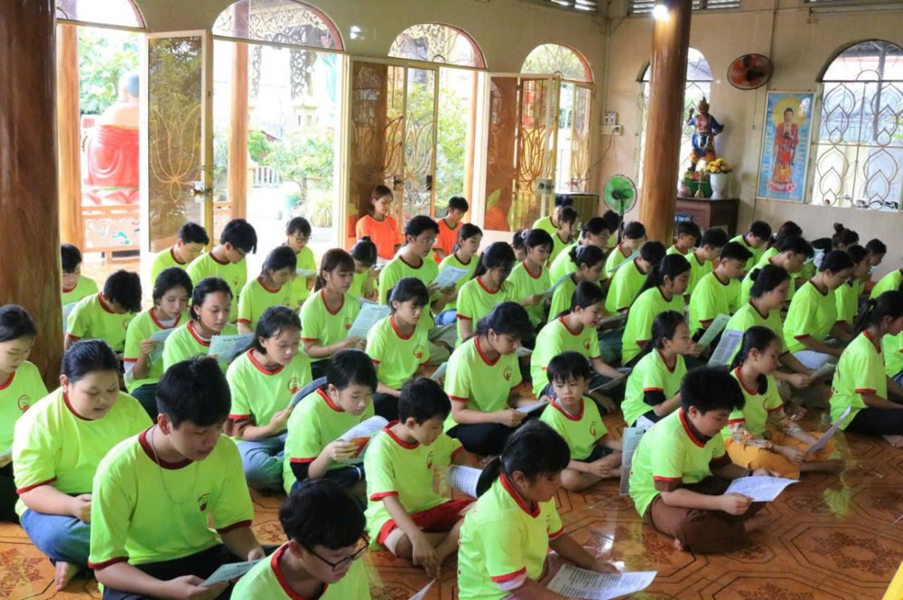 Đồng Tháp: Khóa tu tuổi trẻ “Ươm Mầm Sen Xanh” – Ươm dưỡng đạo tâm, vun bồi hạt giống giác ngộ