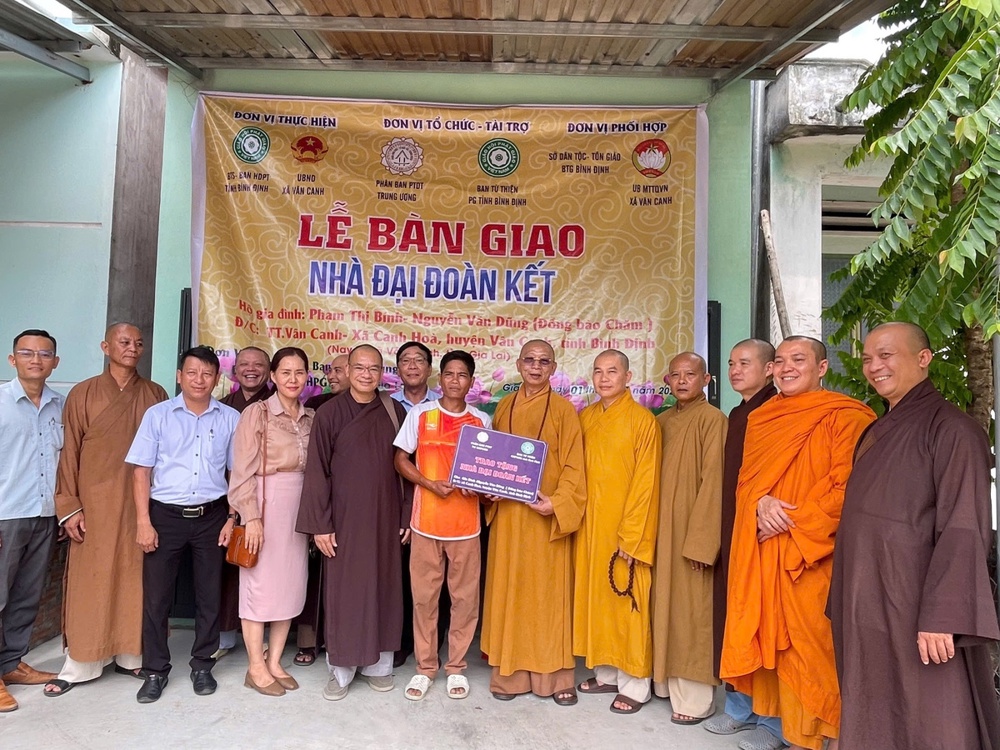 Gia Lai: Phân ban PTDT TƯ bàn giao 2 căn nhà Đại đoàn kết cho đồng bào dân tộc Chăm