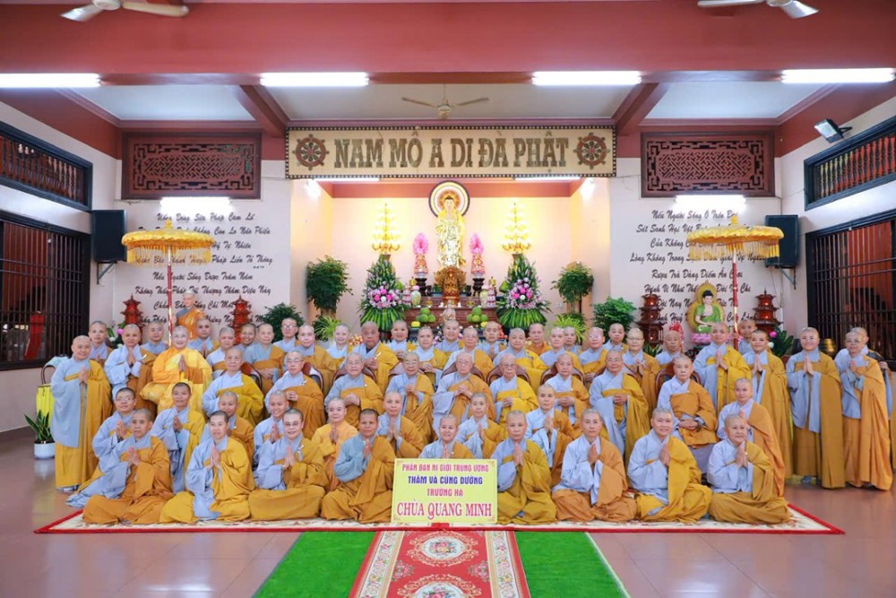 Phân ban Ni giới Trung ương tiếp tục hành trình cúng dường các trường hạ khu vực miền Đông Nam Bộ – Ngày thứ hai