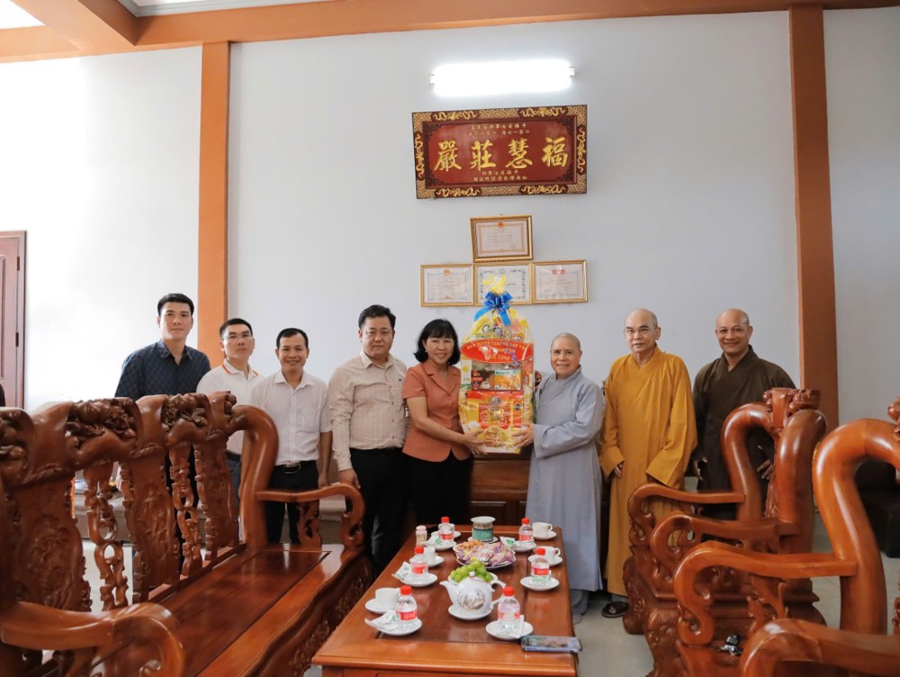 Đồng Nai: Ban Tuyên giáo và Dân vận tỉnh thăm 2 trường hạ tại phường Bình Phước