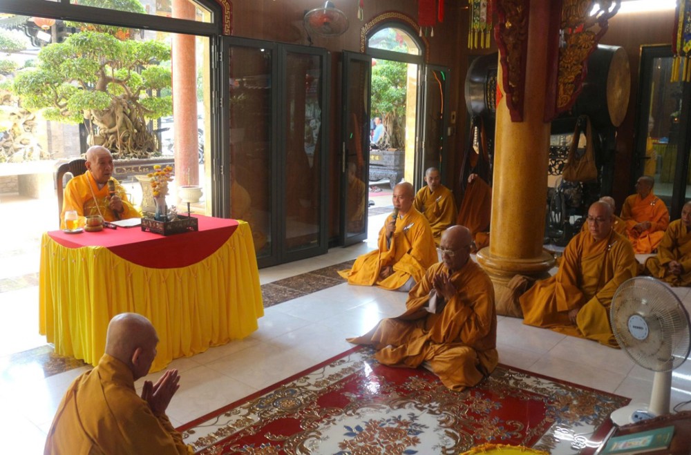 TP.HCM: Lễ bố-tát định kỳ hàng tháng của chư Tăng tại chùa Linh Bửu