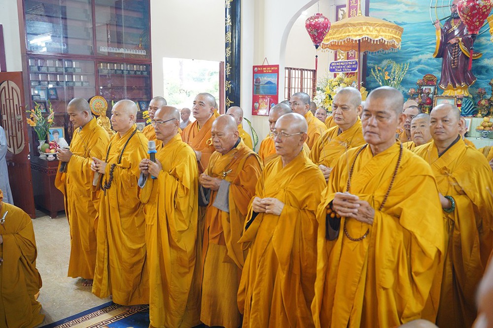 Tây Ninh: Ngày đầu tiên viếng tang Hòa thượng Thích Huệ Tâm
