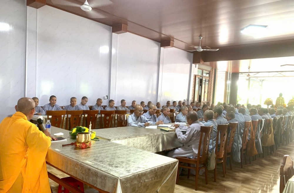 Ni giới Phật giáo Quảng Trị tham dự lớp học Luật trong mùa An cư kiết hạ PL. 2569