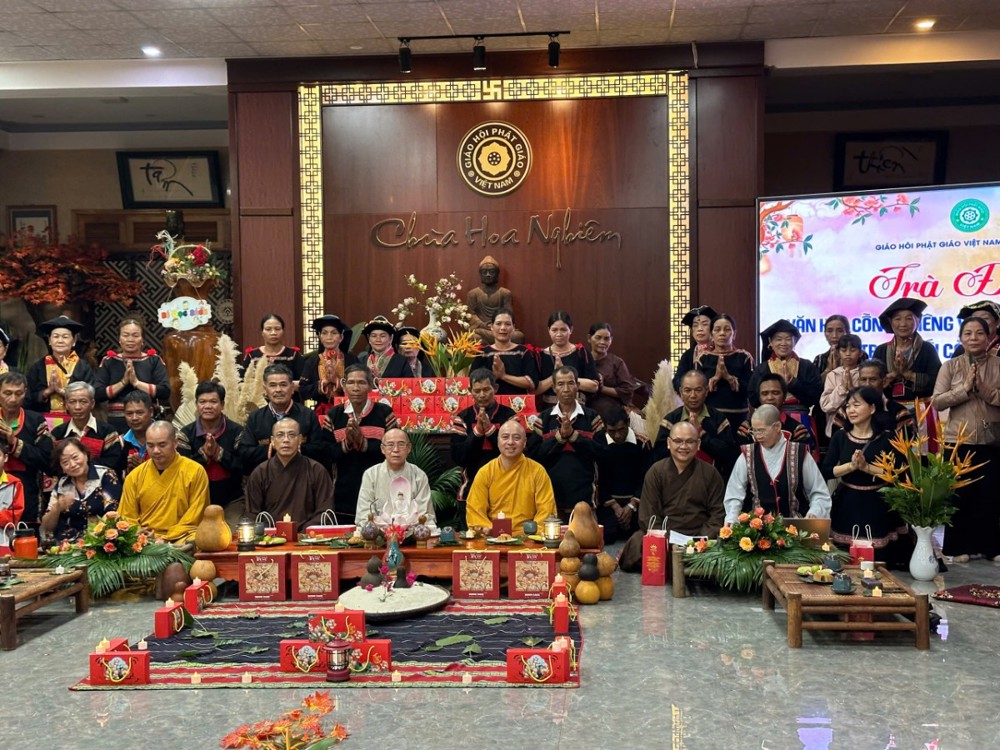 Đắk Lắk: Trà đàm “Văn hóa Cồng chiêng và nhạc cụ dân tộc Ê Đê trong bối cảnh đương đại” tại chùa Hoa Nghiêm