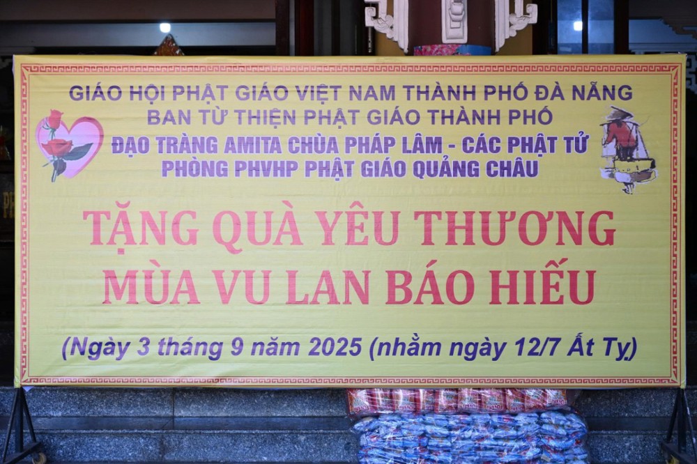Đà Nẵng: 300 suất quà chia sẻ đến bà con có hoàn cảnh khó khăn mùa Vu Lan PL.2569