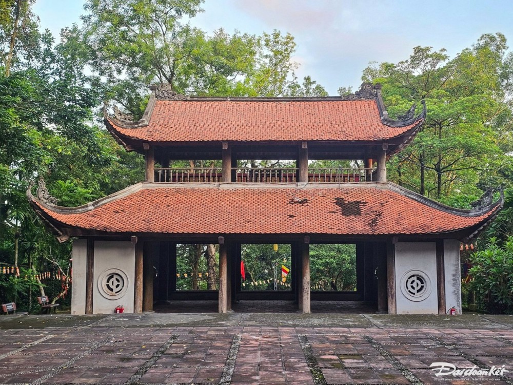 Về Ninh Bình, khám phá ngôi cổ tự nghìn năm tuổi lưu giữ bảo vật quốc gia