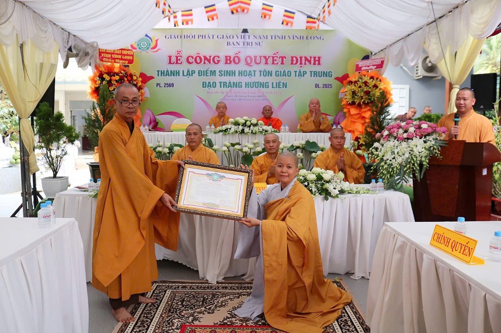 Vĩnh Long: Lễ công bố Quyết định thành lập điểm sinh hoạt Tôn giáo tập trung Đạo tràng Hương Liên