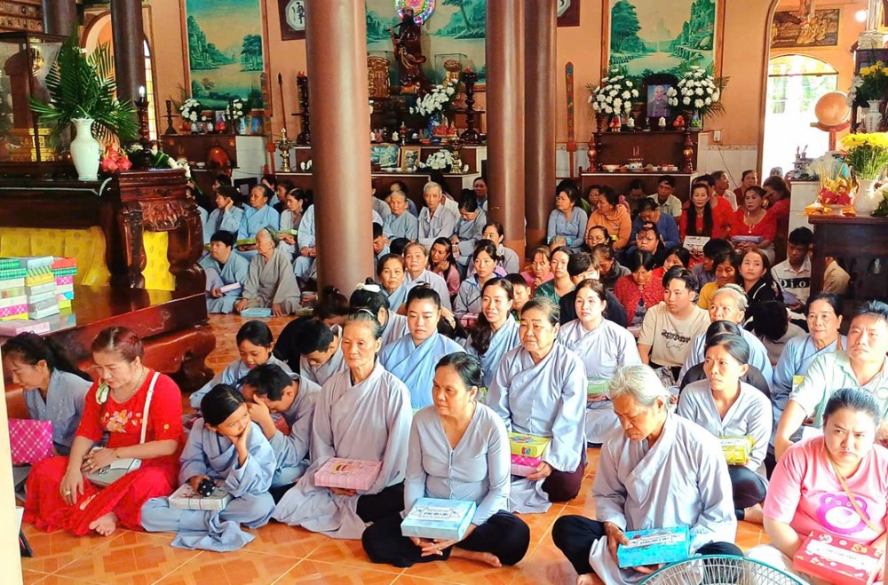 Vĩnh Long: Đại lễ Vu Lan báo hiếu và dâng cúng pháp y tại chùa Như Pháp