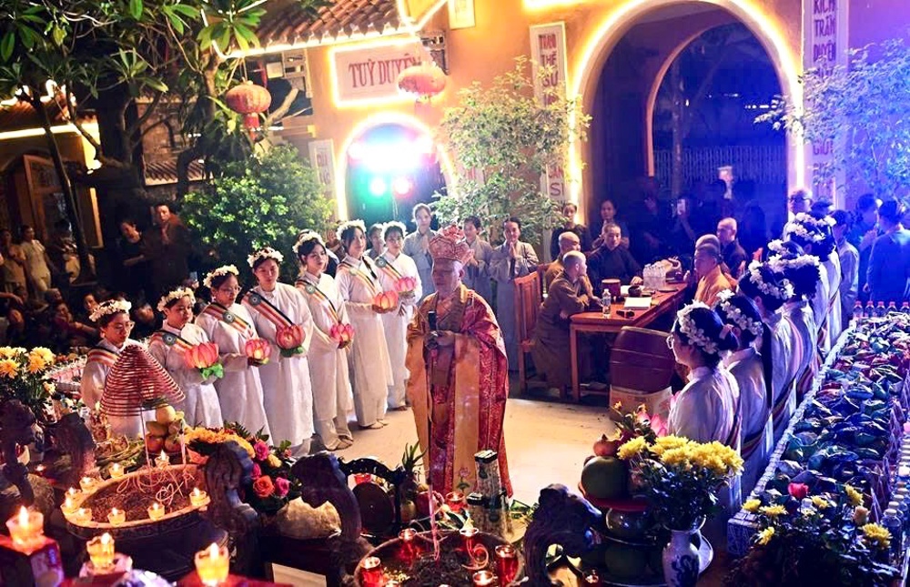 Hà Nội: Linh thiêng lễ Mông Sơn Thí Thực tại chùa Quán Sứ