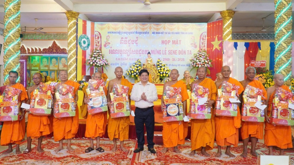 An Giang: Họp mặt mừng Sene Đôn ta của đồng bào Khmer năm 2025