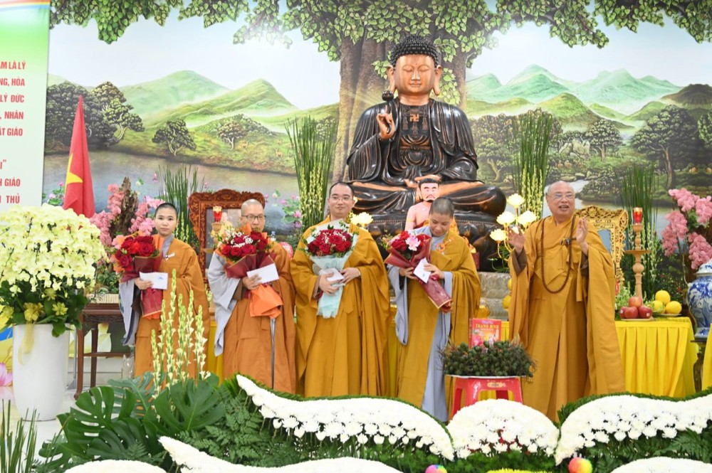 Hải Phòng: Lễ tạ pháp khóa An cư kiết hạ PL.2569 tại trường hạ chùa Linh Sơn thành tựu viên mãn