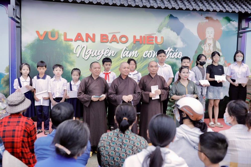 TP.HCM: Pháp hội Vu Lan tại tu viện Vạn Liên