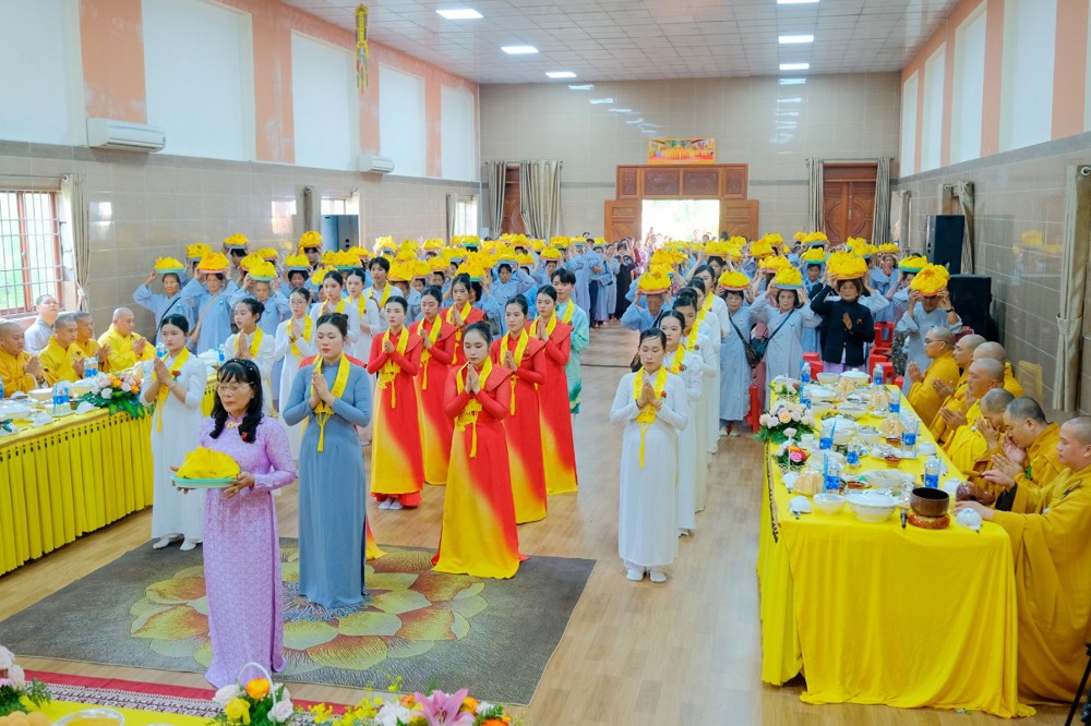 An Giang: Mùa hiếu hạnh - Lễ Vu lan và dâng y ca-sa tại chùa Phật Quang Chánh Giác