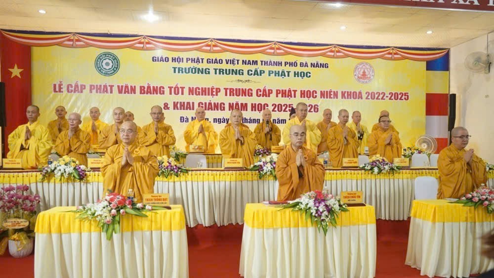 Đà Nẵng: Trường Trung cấp Phật học khai giảng năm học 2025 - 2026